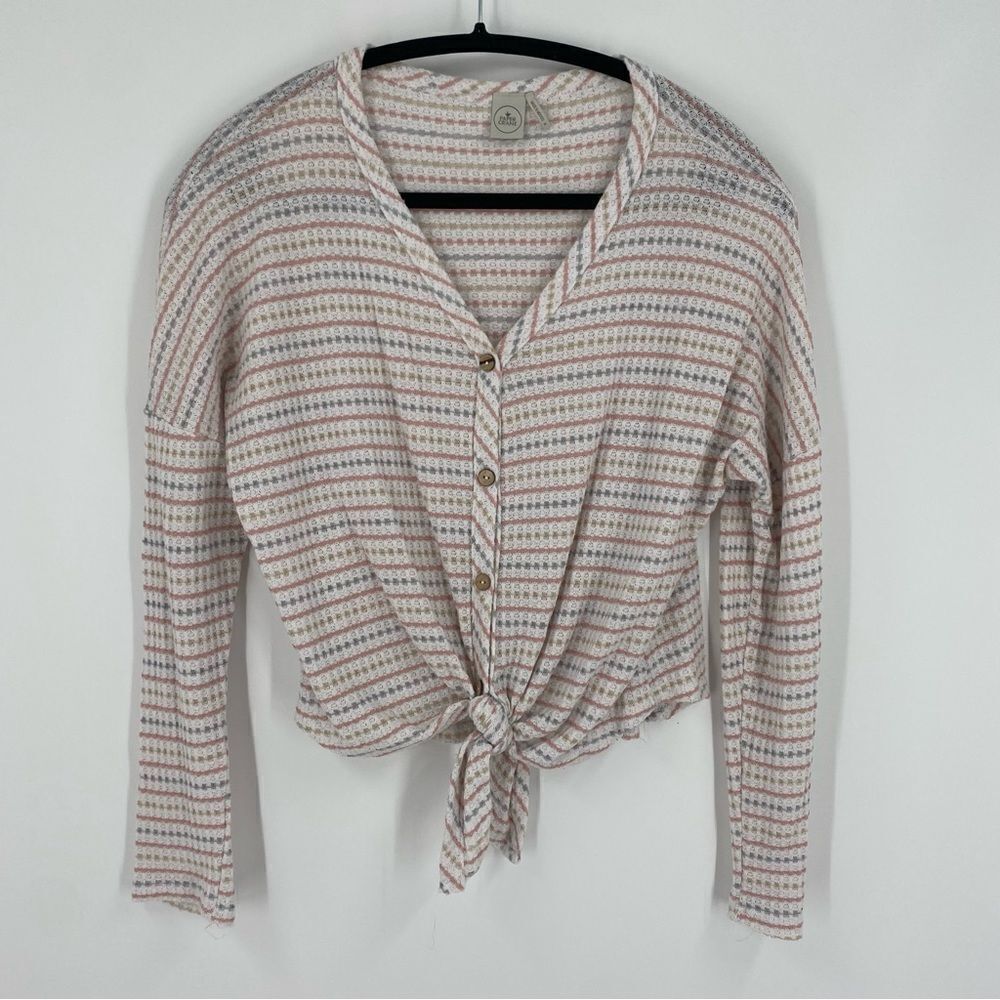 Paper Crane Women’s V Neck Long Sleeve Button Front Striped Blouse size M